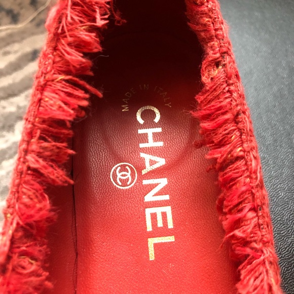 Authentic LIKE NEW CHANEL TWEED BALLET SLIPPERS - Picture 3 of 8